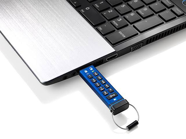 4 GB USB 3.0 encrypted USB flash drive C87830