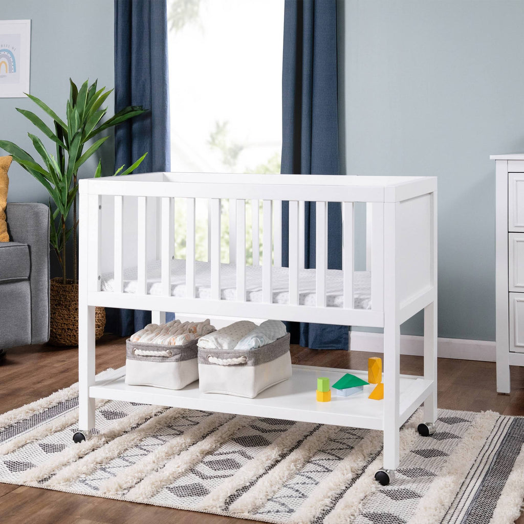White Portable Bassinet O423