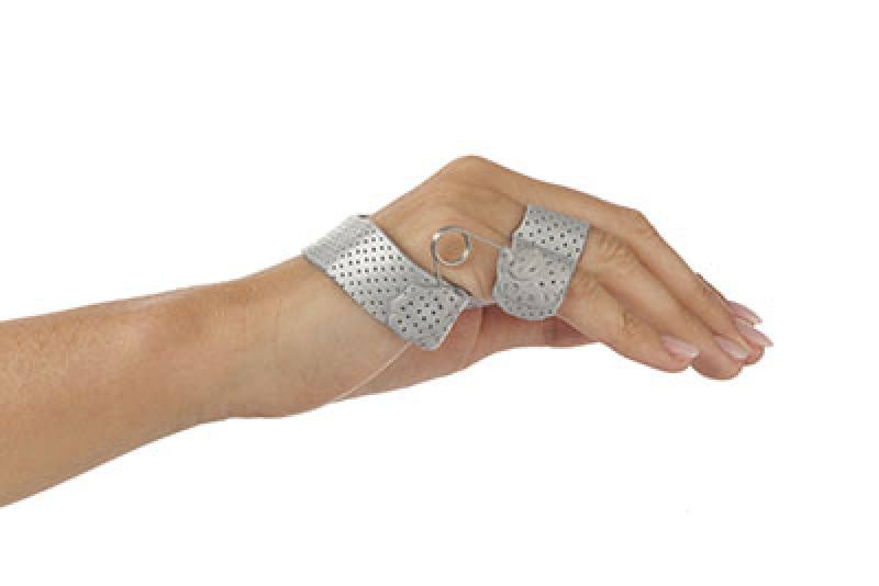 18 inch x 24 inch x 1/8 inch Non Perforated Metallic Case of 4 Z5656