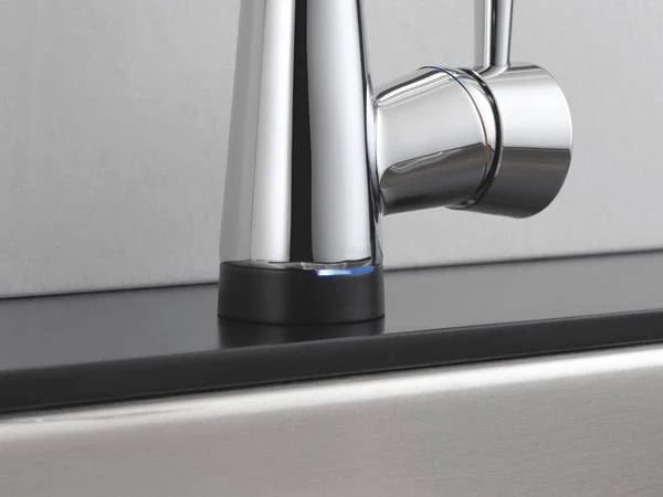 Chrome Single Handle Pull-Down Kitchen Faucet with SmartTouch Technology Z82218