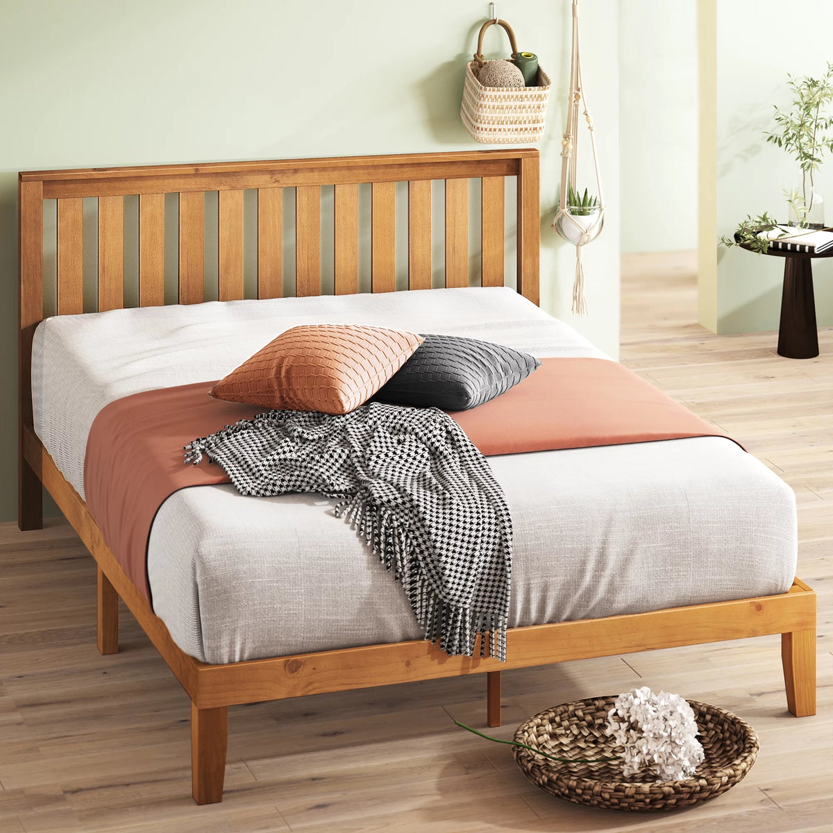 Wood Platform Bed with Headboard O419814